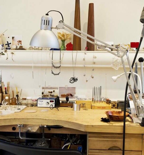 table-setup-jeweler-1024×646